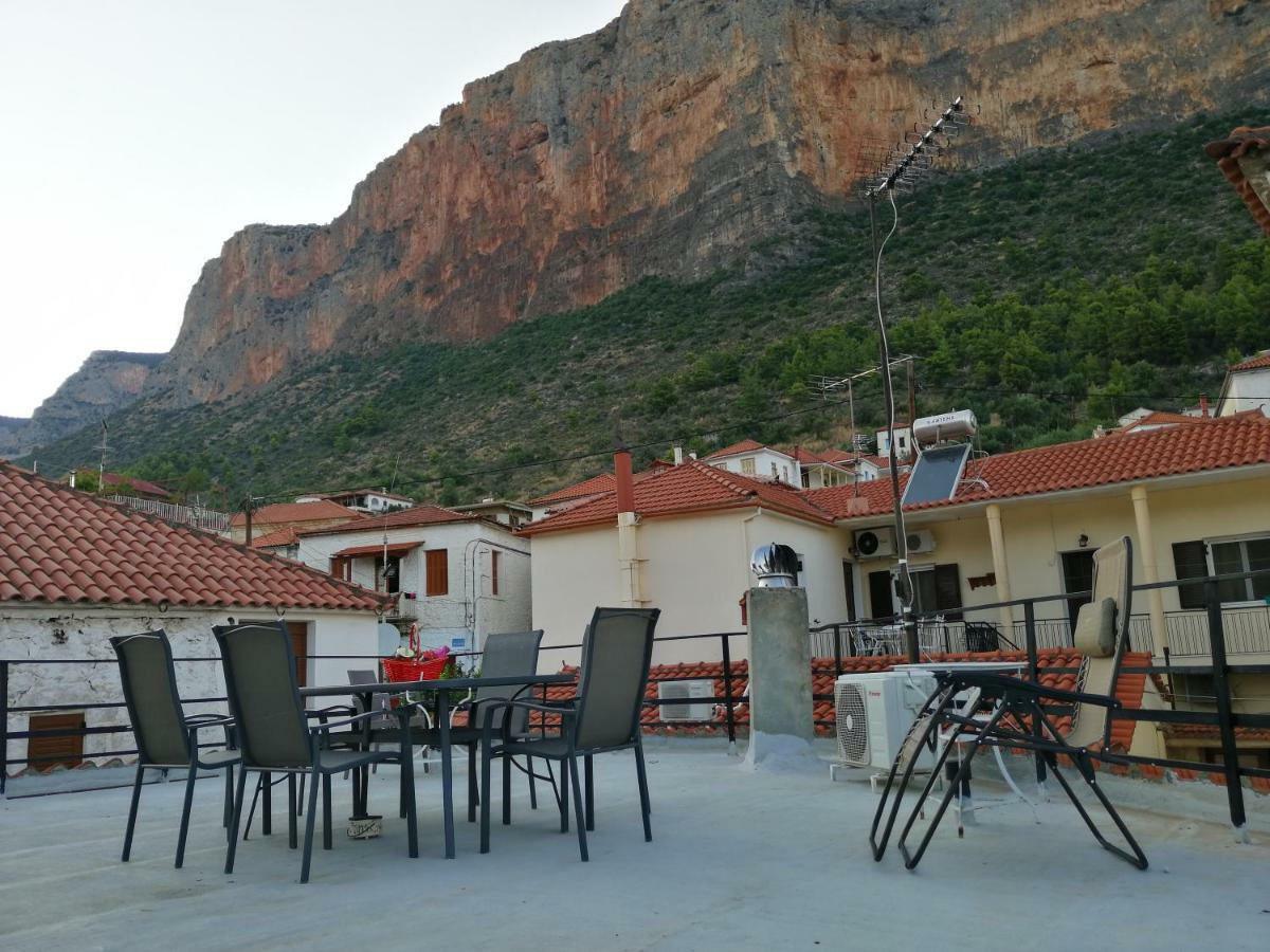 Rodomelo House With Terrace - 4 Bedrooms Leonídion Buitenkant foto