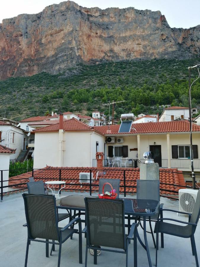 Rodomelo House With Terrace - 4 Bedrooms Leonídion Buitenkant foto